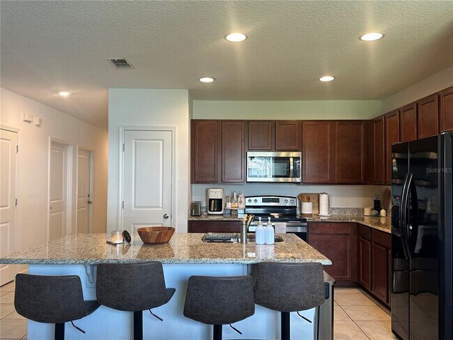 Building Photo - 819 Fillmore Ct