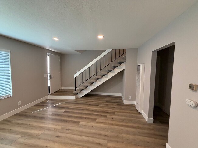 Building Photo - 2610 Phipps Ave