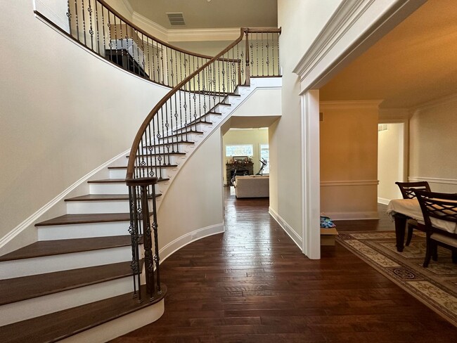 Building Photo - 124 Odyssey Dr