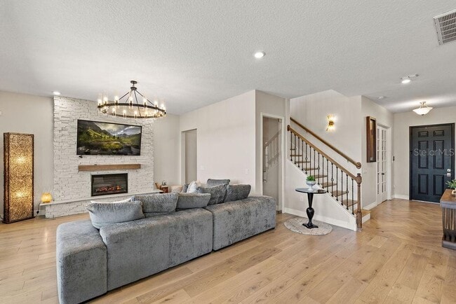 Building Photo - 9586 Meadow Hunt Way