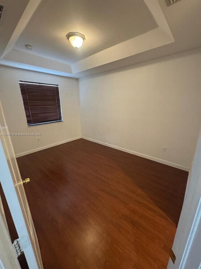 Building Photo - 15071 SW 9th Ln