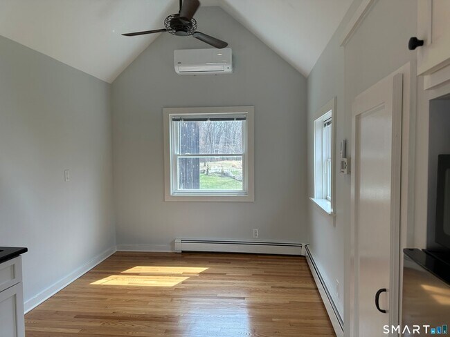 Building Photo - 20 Cannondale Rd