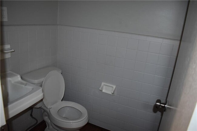 Building Photo - 1703 Kitchens Rd