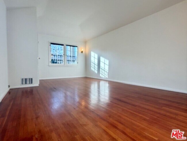 Building Photo - 208 Westmoreland Ave