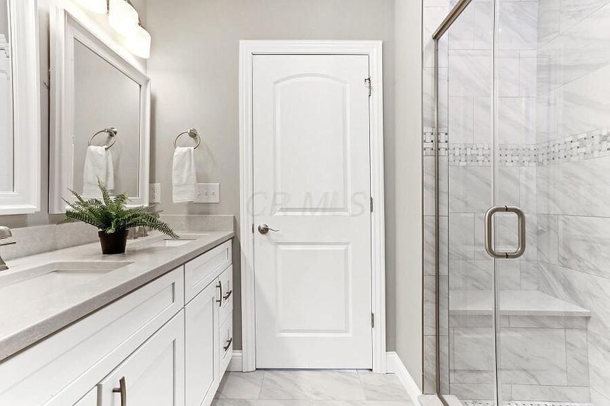 Building Photo - 1513 Oak St