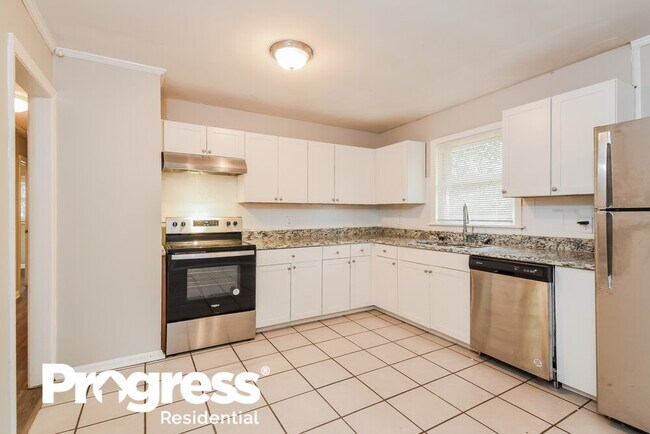 Building Photo - 643 Milford Dr SW