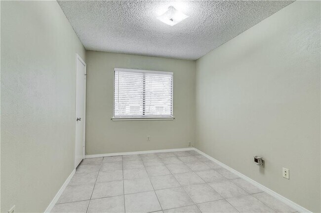 Building Photo - 8738 Birmingham Dr