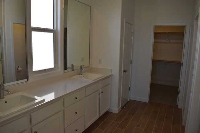 Building Photo - 1184 Atlantica Dr S
