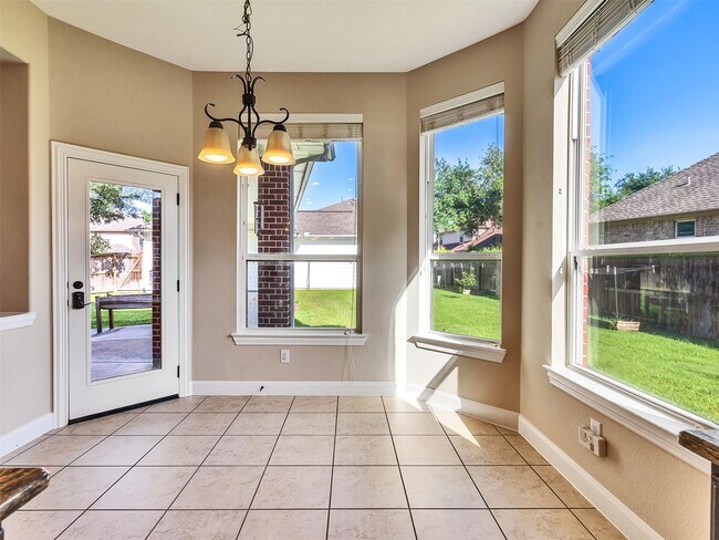 Building Photo - 5342 Tyler Park Ln