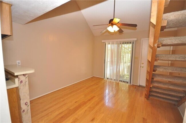 Primary Photo - 708 Graham Pl