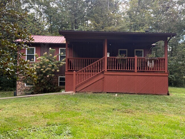 Building Photo - 32 Brown Ln