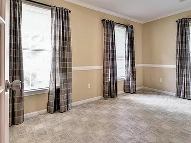 Building Photo - 128 Sloane Pl