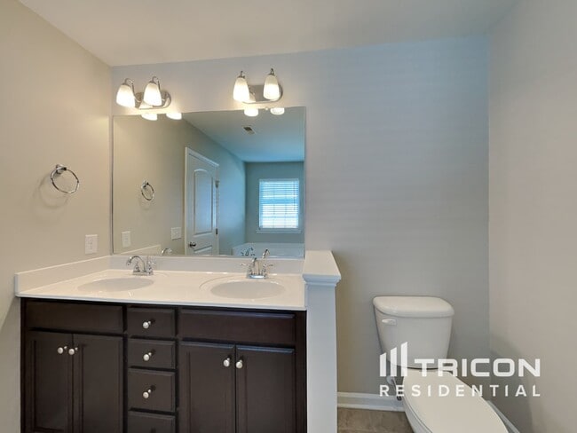 Building Photo - 268 Moonstone Ct