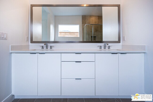 Building Photo - 2651 Lavender Ln