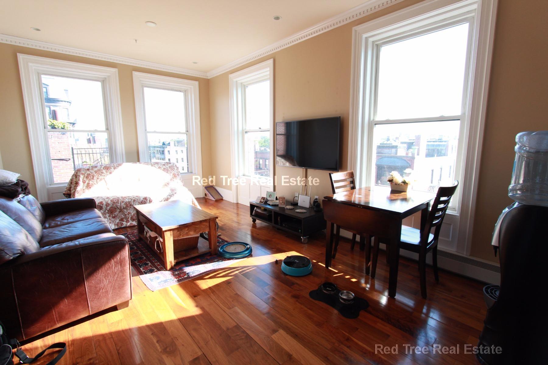 Building Photo - 483 Beacon St