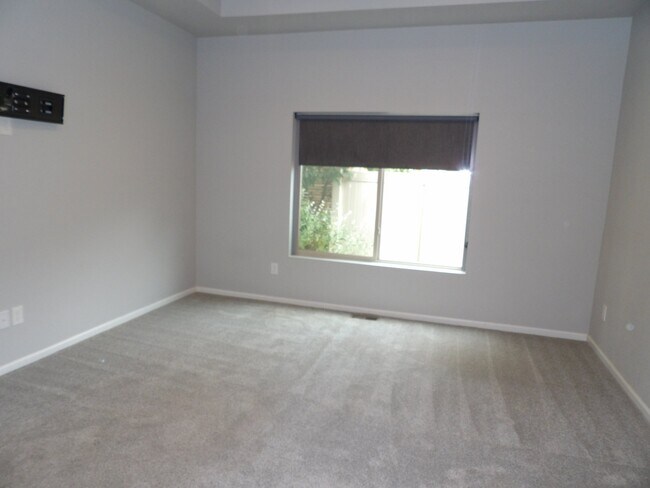 Building Photo - 6520 Golden Briar Ln