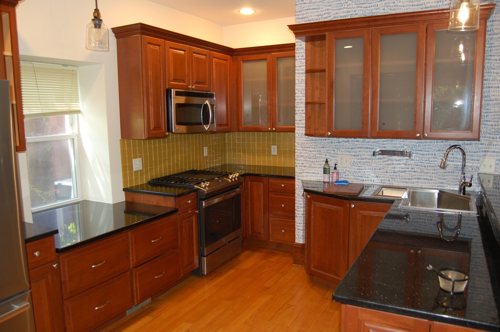 Building Photo - 16 Kent Sq