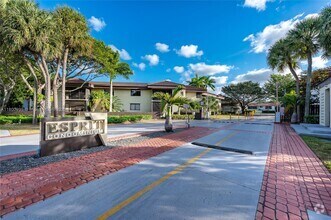 Building Photo - 9647 SW 138th Ave