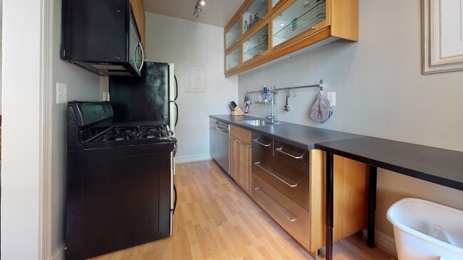 Building Photo - Large One Bedroom with Renovated Kitchen, Off Street Parking Included, Separate Office Space!
