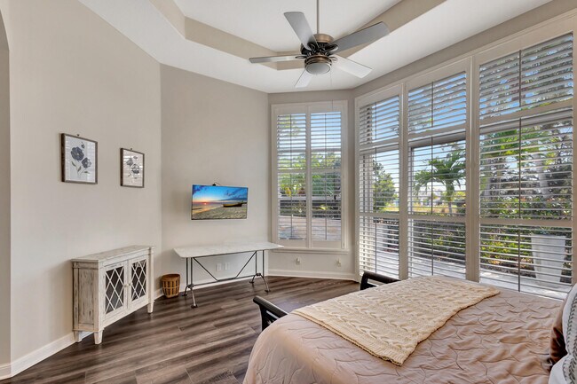 Building Photo - 128 Esperanza Way