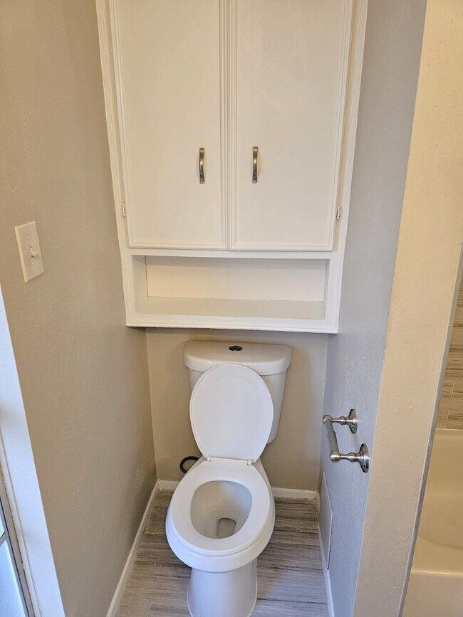 Building Photo - 2503 Brookford Dr