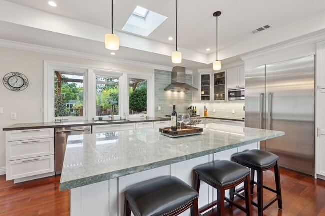 Building Photo - Single-Level Three-Bedroom Retreat in Napa...