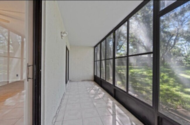 Building Photo - 37 Tarragona Ct