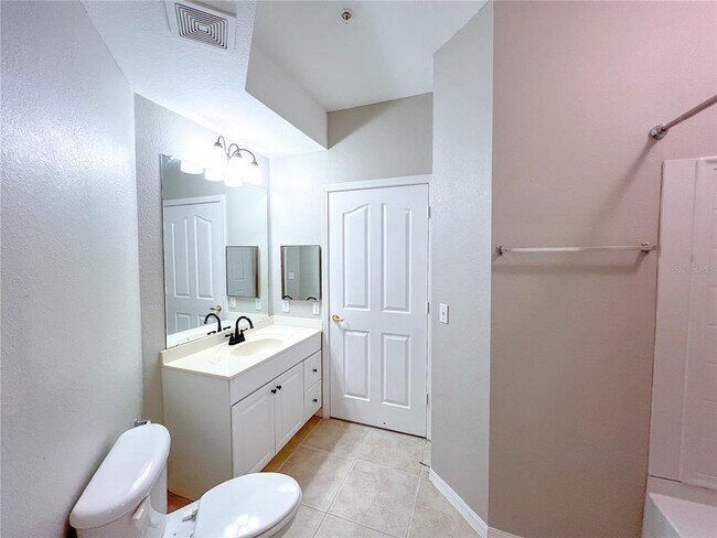 Building Photo - 2211 NW 16th Terrace