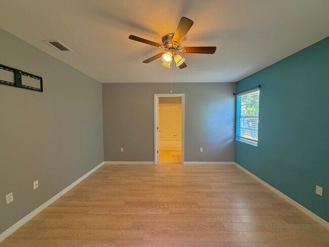 Building Photo - 3946 NW 59th Ave