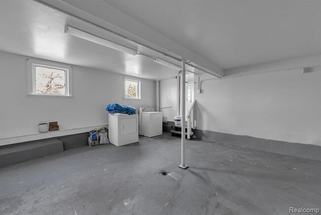 Building Photo - 3524 S Haggerty Rd