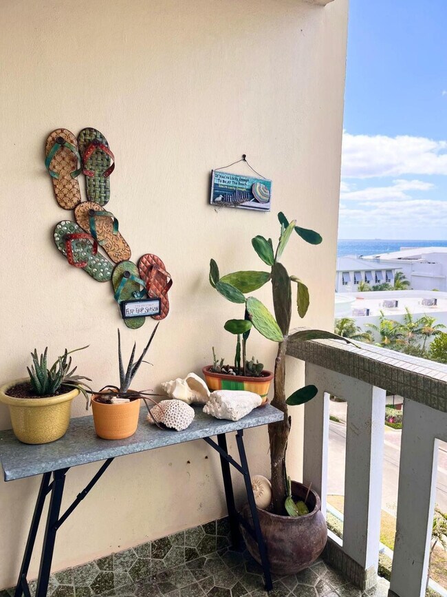 Building Photo - 305 N Pompano Beach Blvd