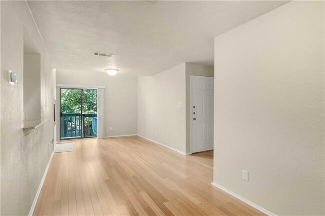 Building Photo - 3627 Menchaca Rd