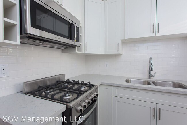 Building Photo - 1711 E Ocean Blvd