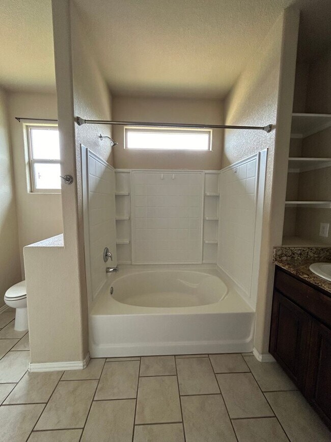 Building Photo - Charming 4-Bedroom, 2-Bath Home in Homestead at Parks Bell