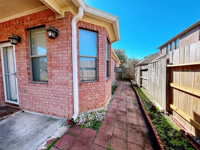 Building Photo - 5523 Baby Blue Ln