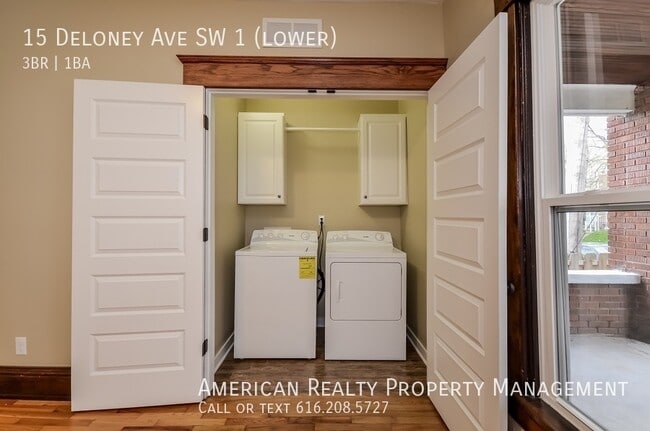 Building Photo - 15 Deloney Ave SW