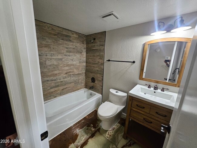 Building Photo - 1320 W Pecos Ave