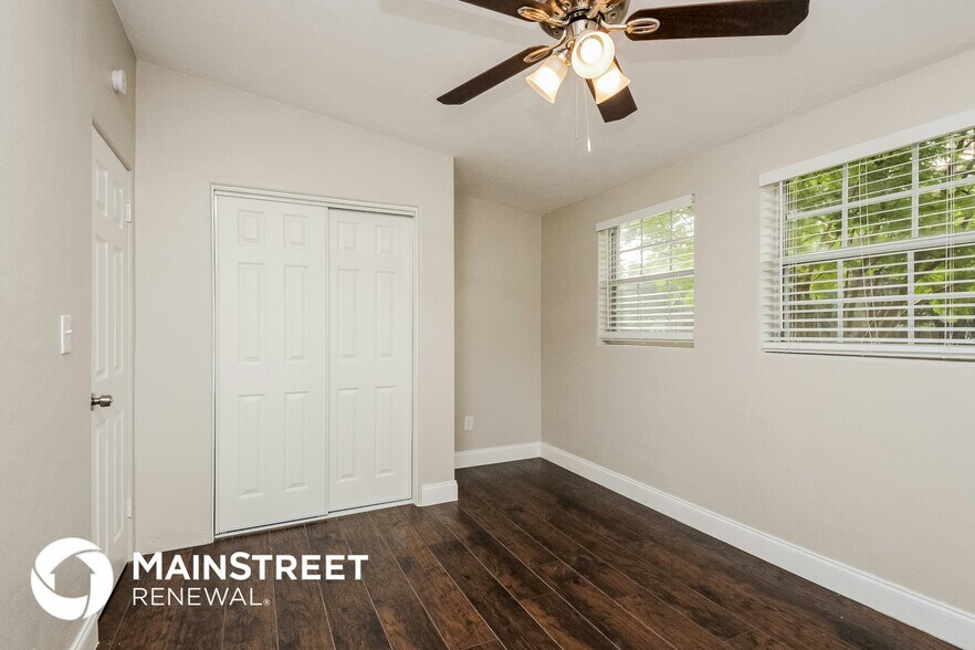 Building Photo - 214 Poinciana Cir
