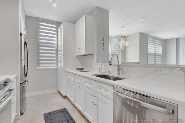 Building Photo - 3606 S Ocean Blvd