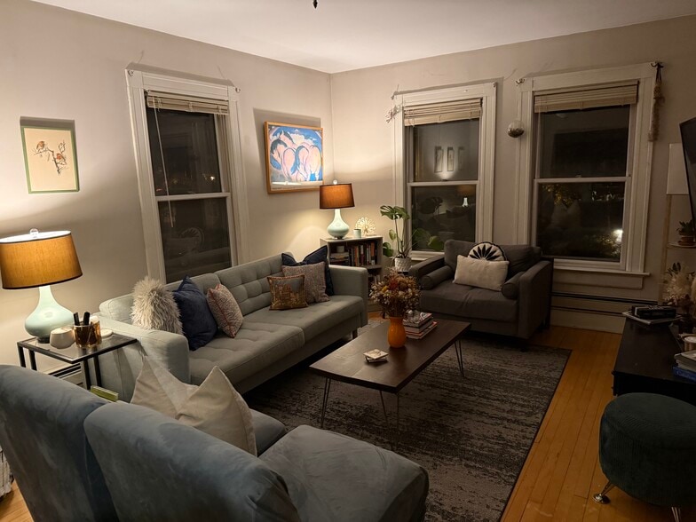 Building Photo - 2582 N Cramer St