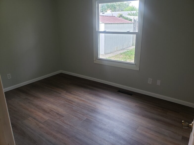 Building Photo - 22 Steeplechase Dr