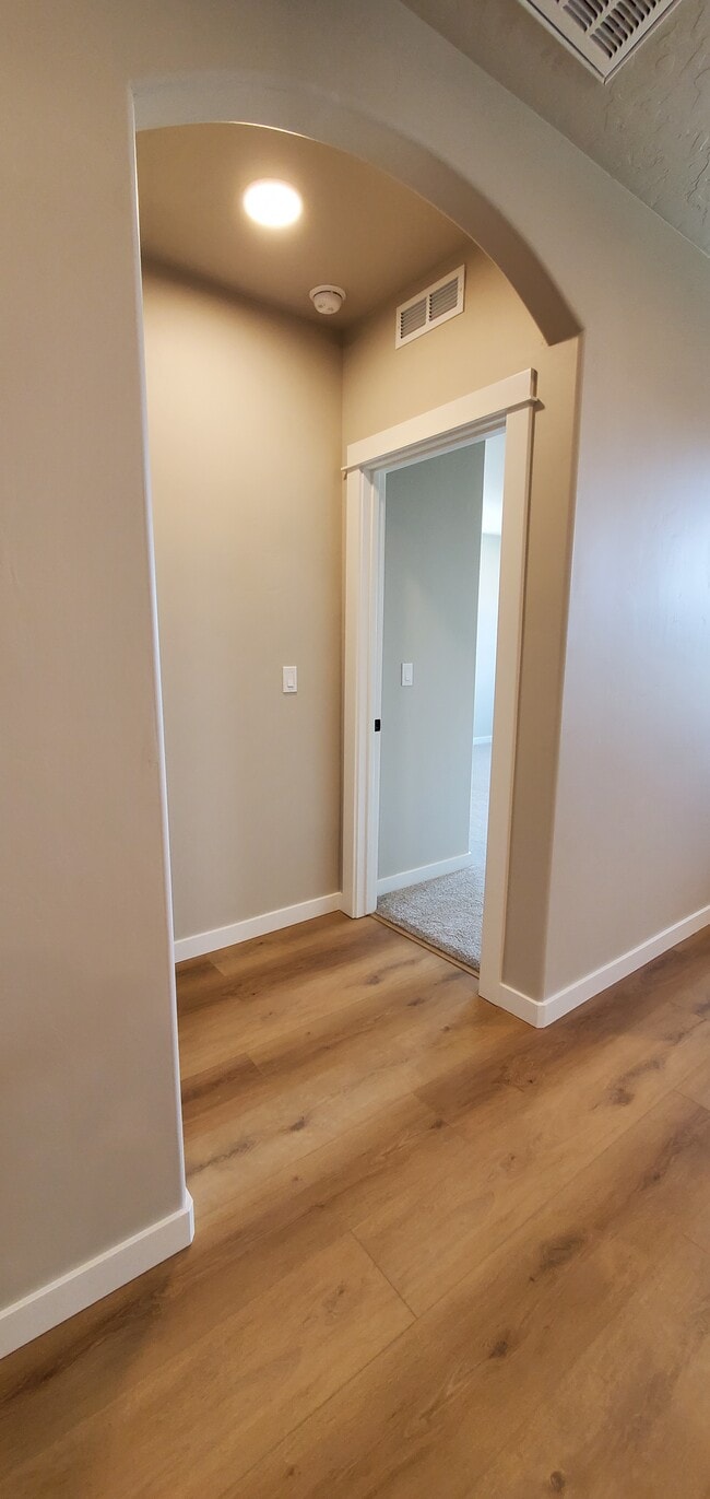 Building Photo - 10109 W Novato Dr