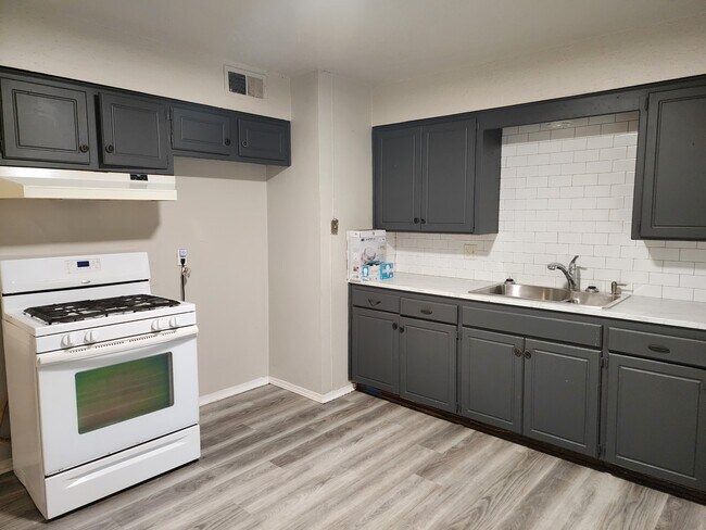 Building Photo - 1217 N Christine Dr