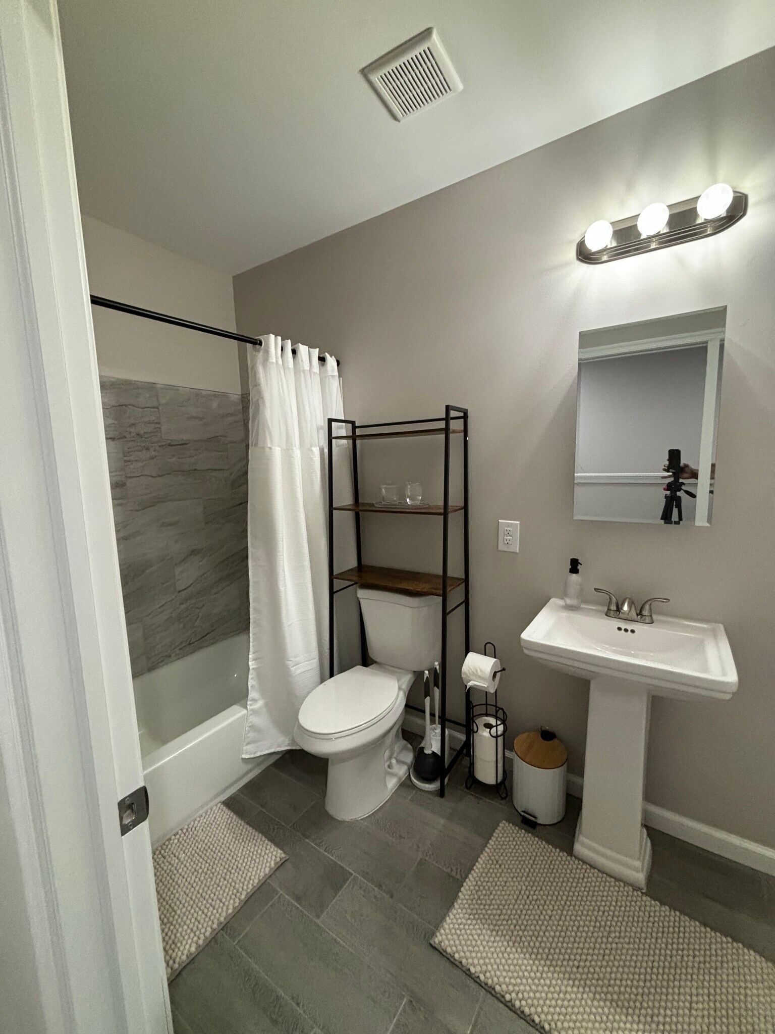 Building Photo - 1151 Myrtle Ave