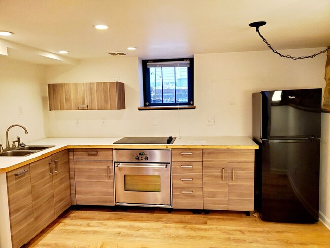 Building Photo - 719 Remington St