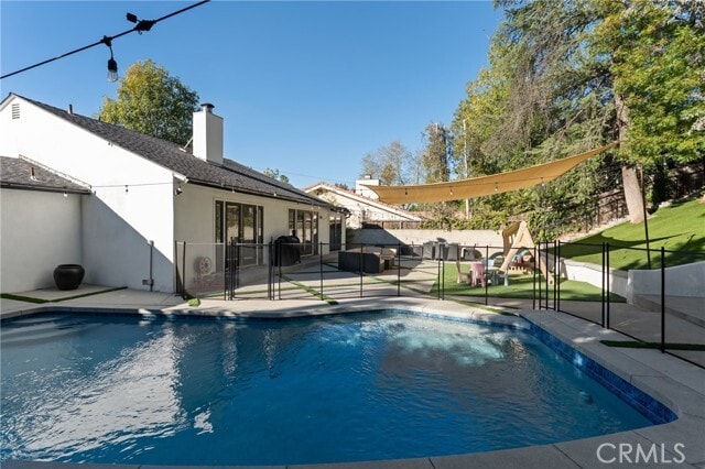 Building Photo - 5244 Vanalden Ave