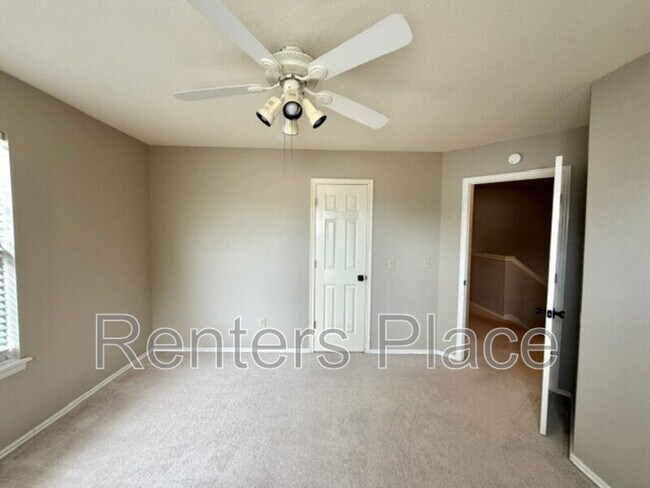 Building Photo - 2012 S Aster Ave