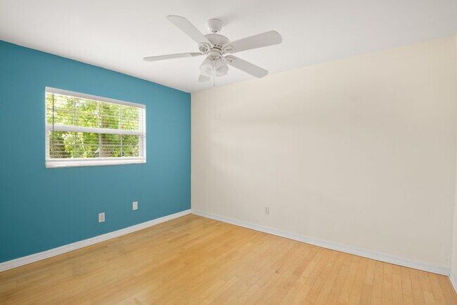 Building Photo - BEAUTIFUL Home For Rent in Lakewood Estates!