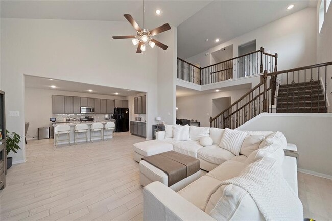 Building Photo - 2277 Forest Chestnut Dr