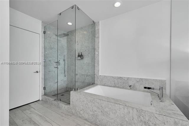 Building Photo - 480 NE 31st St